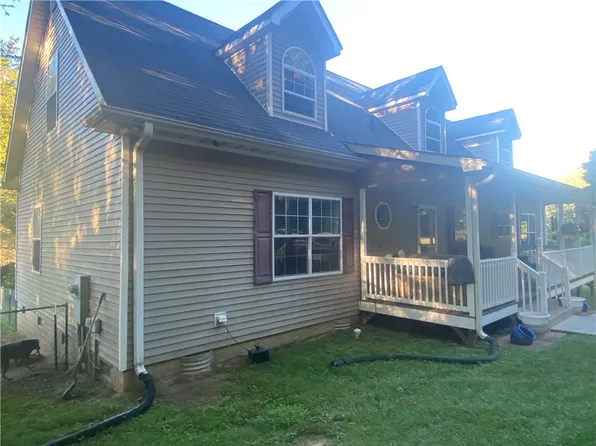 606 Beaver Dam Rd, Marietta, SC 29661