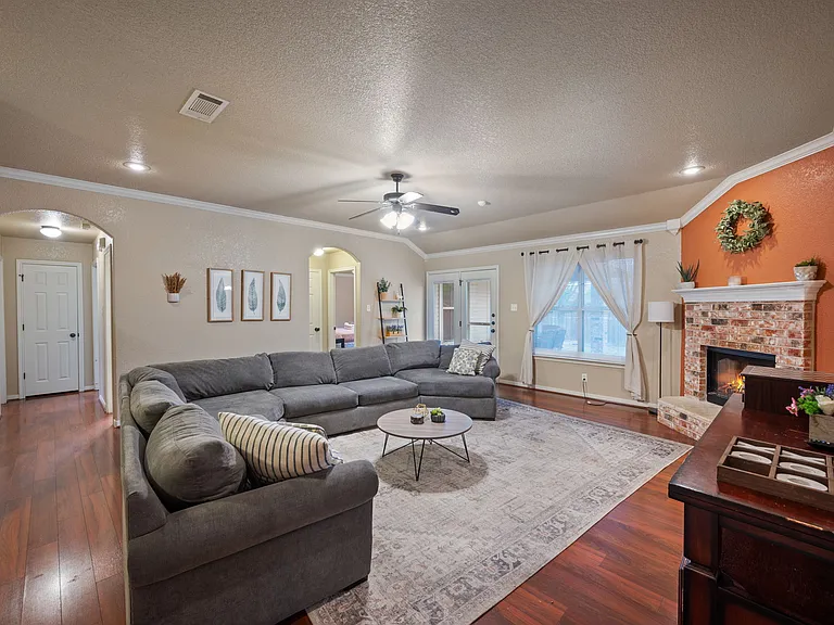 3805 Republic Of Texas Dr — Photo 25