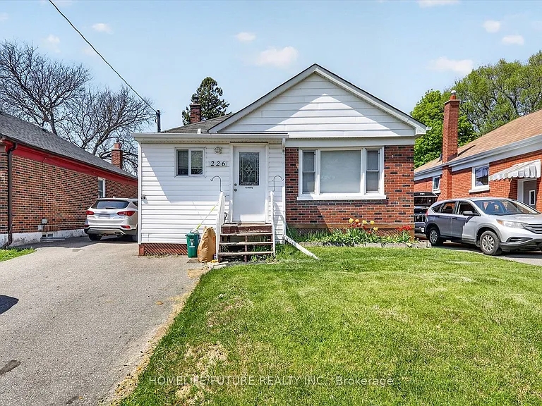 226 Wilson Rd S — Photo 1