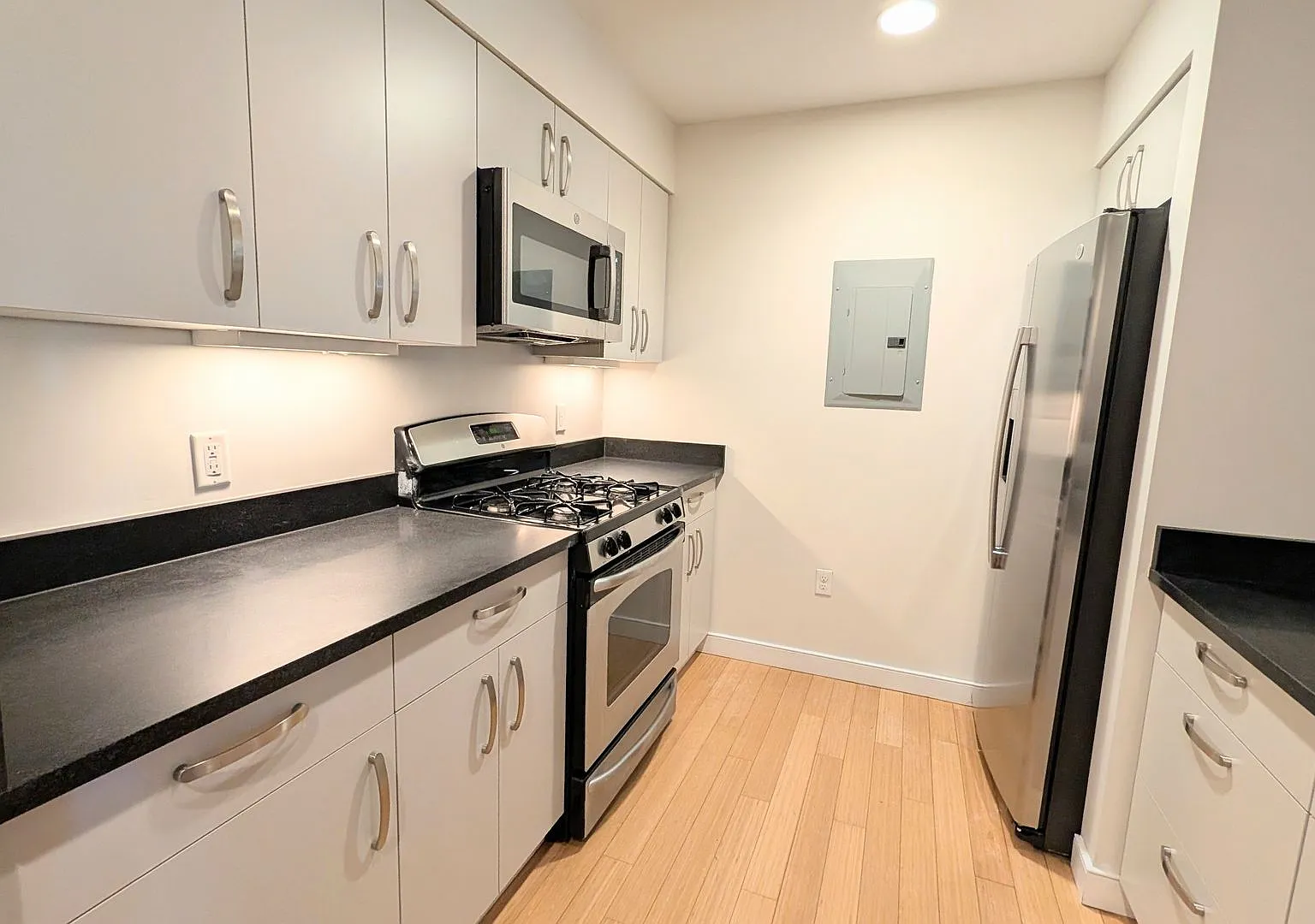 Get the last one while it's available! Luxury South End 2 Bed 1.7 Bath; Hot Water and Partial Hea... — Photo 1