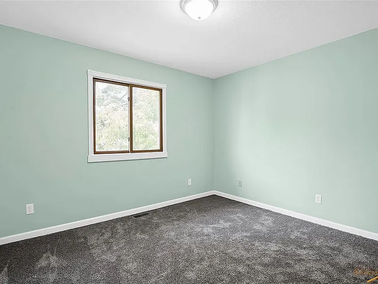 1711 Plateau Ln — Photo 9