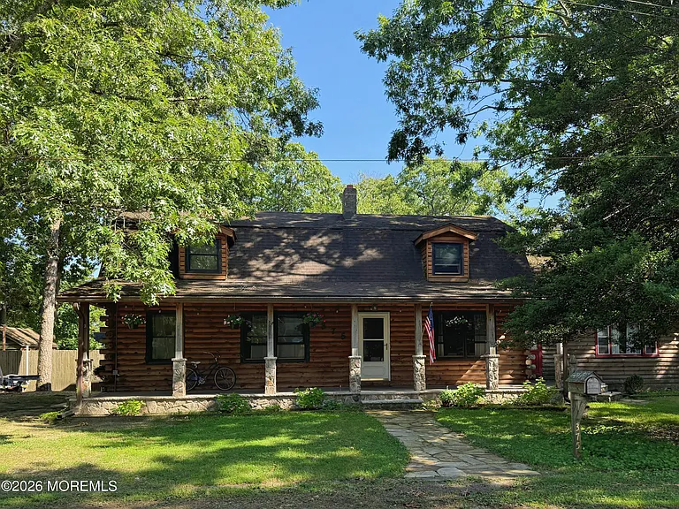 375 Arrowhead Dr — Photo 1