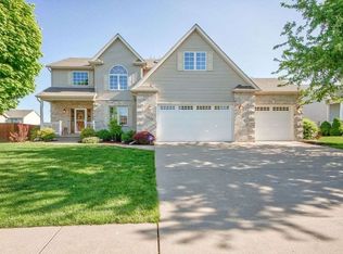 2736 E 59th St, Davenport, IA 52807