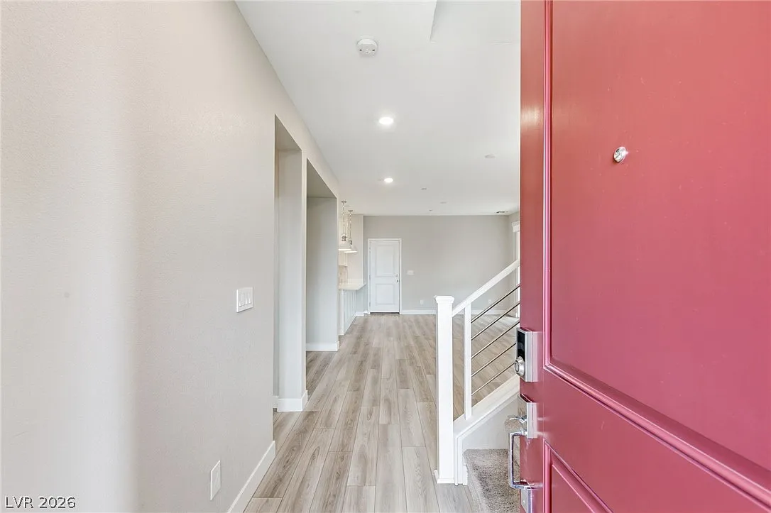 4 bed, 3.0 bath, 2040 sqft, $2,700 — Photo 3