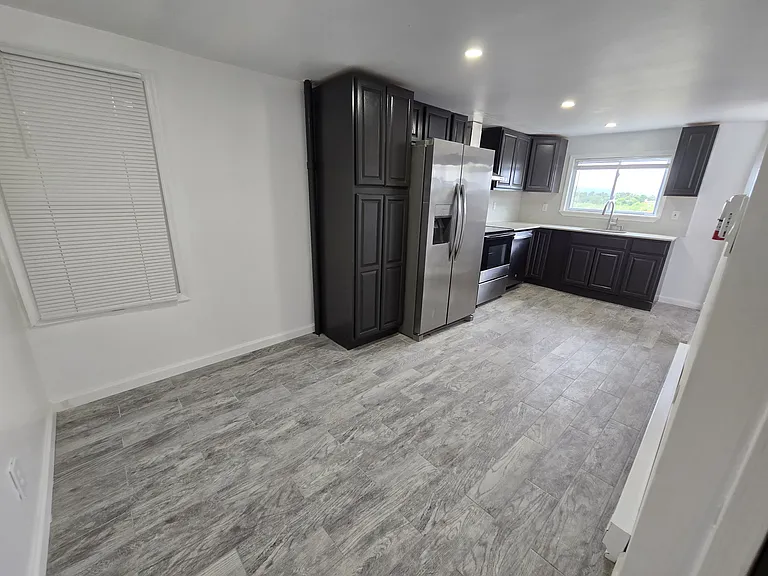 735 Main St #2 — Photo 7