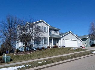 3602 Foxana Dr, Iowa City, IA 52246