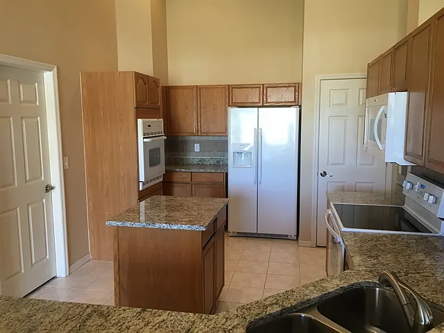 2828 Laurel Leaf Dr — Photo 2