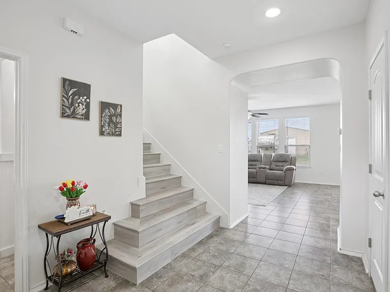 132 Brittany Ln — Photo 6