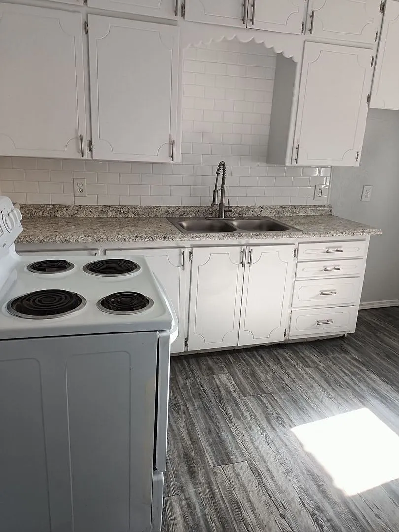 3 Bedroom / 1 Bathroom House for Rent 1606 SE 61st St, OKC — Photo 4