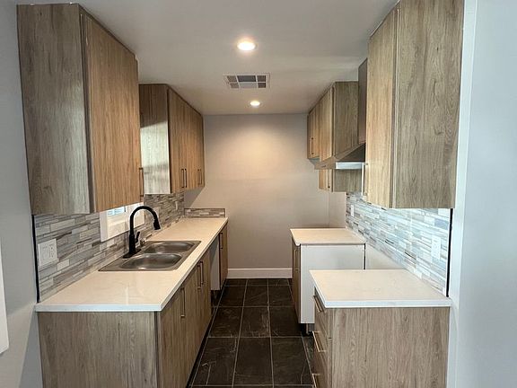 3rd image of 6948 Vesper Ave #17