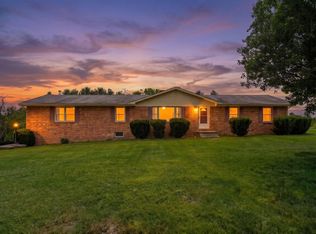 71 Hermitage Rd, Staunton, VA 24401