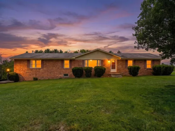 71 Hermitage Rd, Staunton, VA 24401