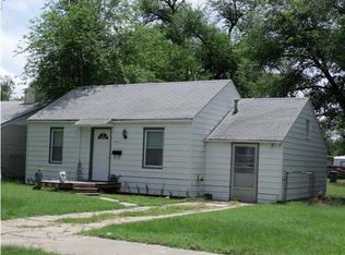 621 E 10th Ave, Hutchinson, KS 67501