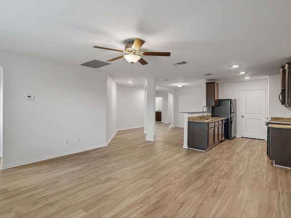 5th image of 213 Independence Ave