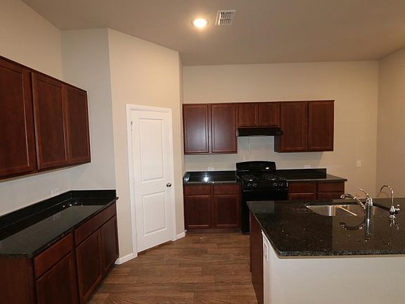 5th image of 6036 Halton Dr