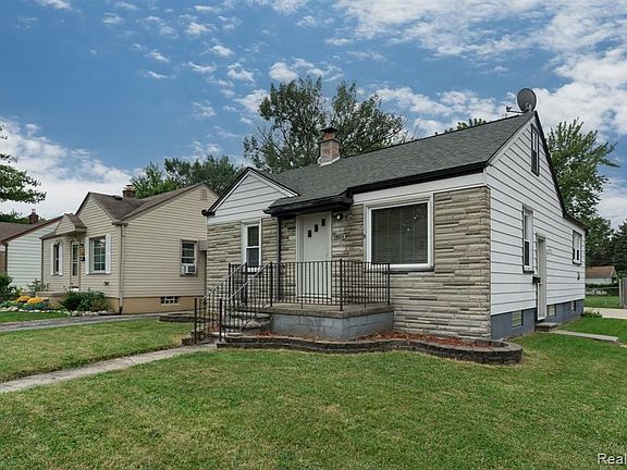 2nd image of 29339 Coolidge St