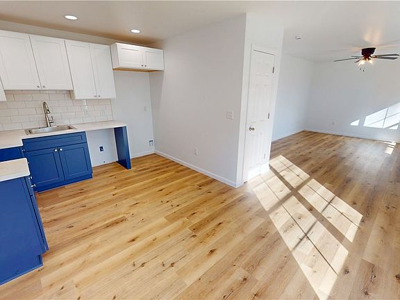 5th image of 318 Oak St