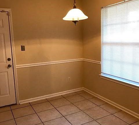 3rd image of 2101 Wesley Ct