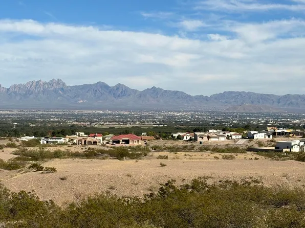 6797 Vermeer St, Las Cruces, NM 88007