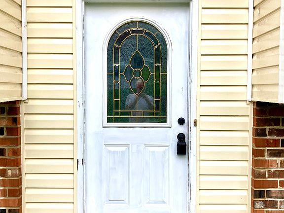 5th image of 3913 Woodfield Rd