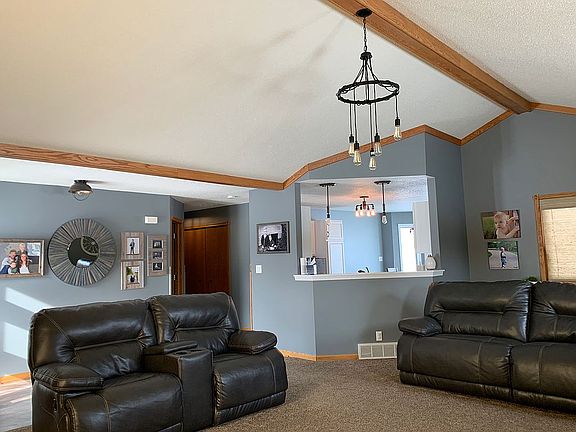 5th image of 2107 W River Dr