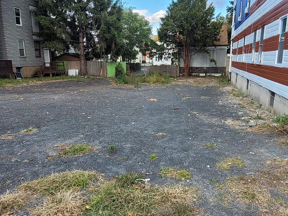1st image of 487 Hudson Ave