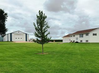 7296 200th St, Elma, IA 50628