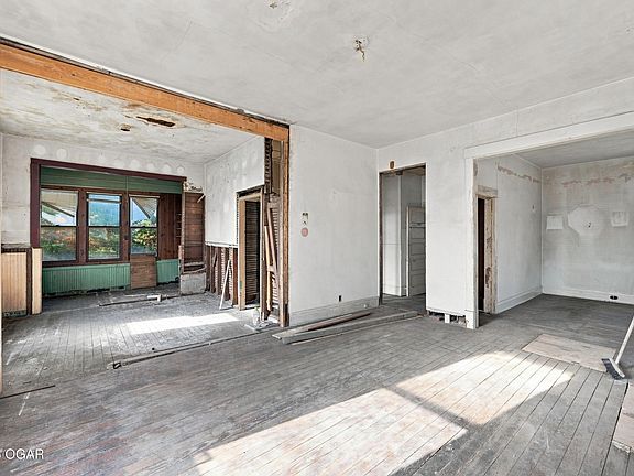 3rd image of 2408 W 4th St
