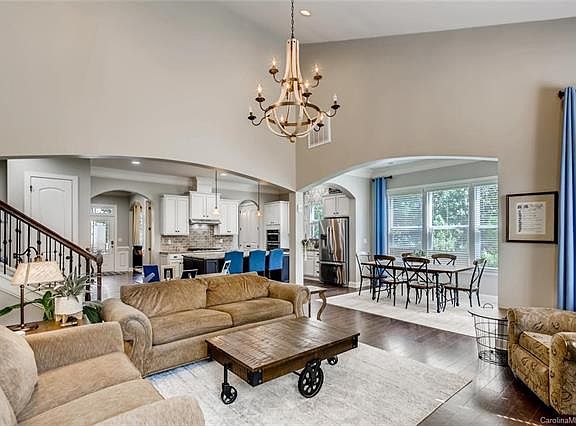 4th image of 4241 Chasebrook Ln