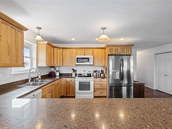 5th image of 660 Pendergraft Rd