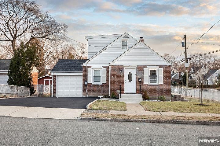 1st image of 4-04 Berdan Ave