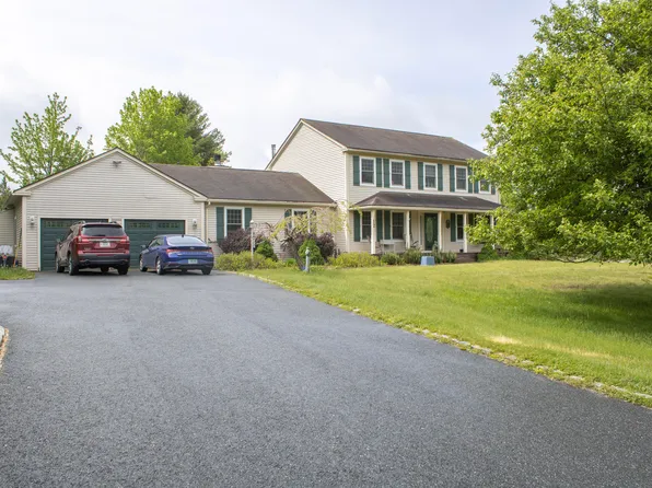 12 Boulder Cove Way, Lamoine, ME 04605