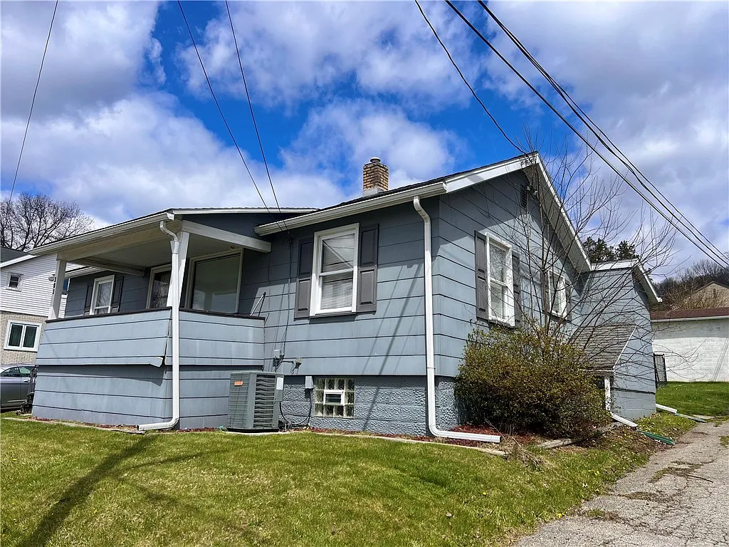 303 Logan Ave photo 1