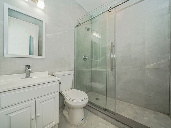 4th image of 3643 Palmer Ave #3