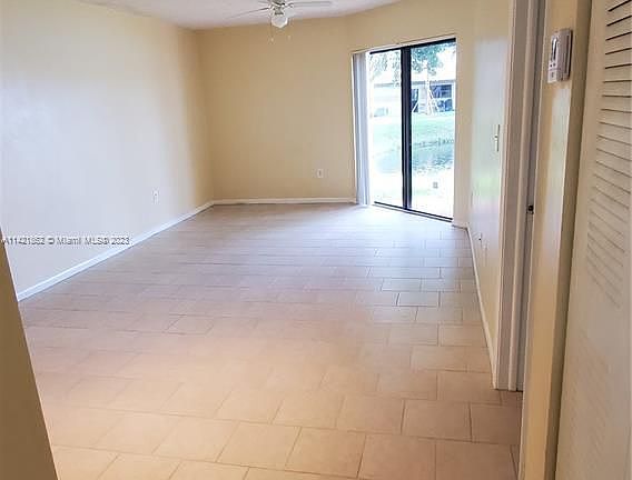 4th image of 9823 Nob Hill Ct Unit 9823