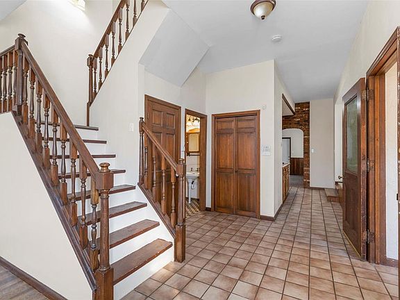 5th image of 4128 Michigan Ave