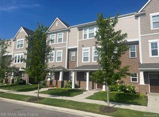 205 Monument Ln, Wixom, MI 48393