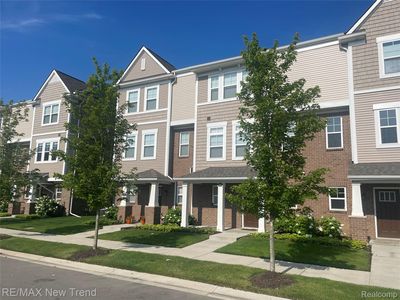 205 Monument Ln, Wixom, MI, 48393
