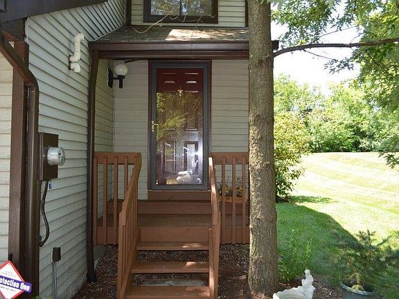 2nd image of 306 Bedford Glen Ln