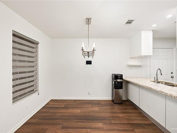 4th image of 2810 Kumquat St