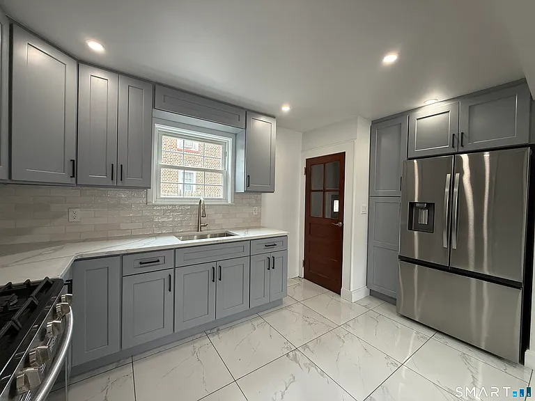 30 Hadley St — Photo 8