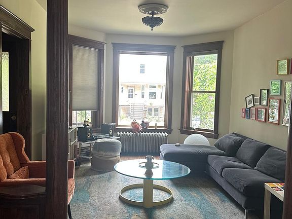 4th image of 3431 W Medill Ave #1