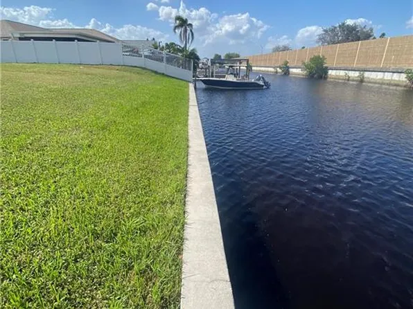 2455 Everest PKWY, CAPE CORAL, FL 33904
