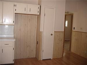 2nd image of 140 Jackson Ave