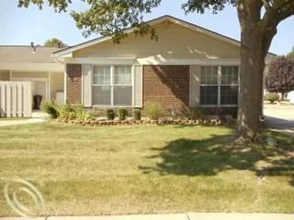 39828 Village Wood Cir #379, Novi, MI 48375