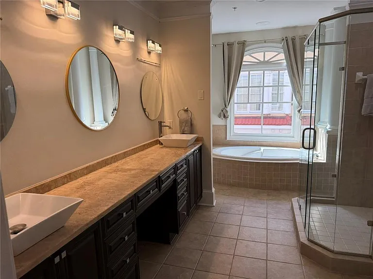 834 Clifton Heights Ln — Photo 4