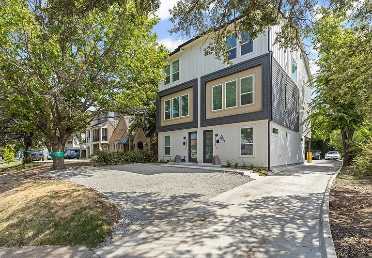 3315 S University Dr — Photo 2