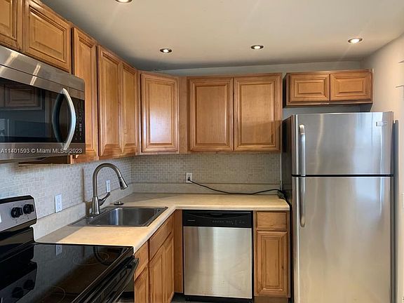 4th image of 3101 N Country Club Dr APT 607