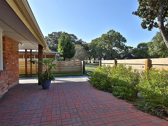 4th image of 3627 Woodvalley Dr
