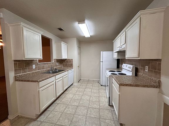 5th image of 3403 Bugle Dr